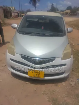 Toyota Ractis 2006 Silver