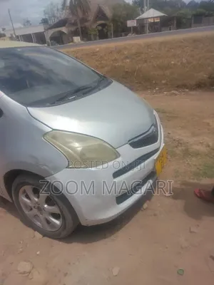 Toyota Ractis 2006 Silver