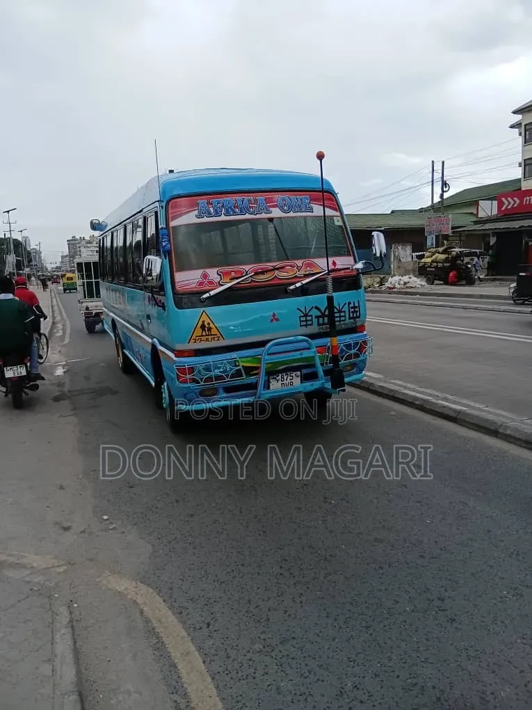 Mitsubishi Fuso Rosa 2004 Blue