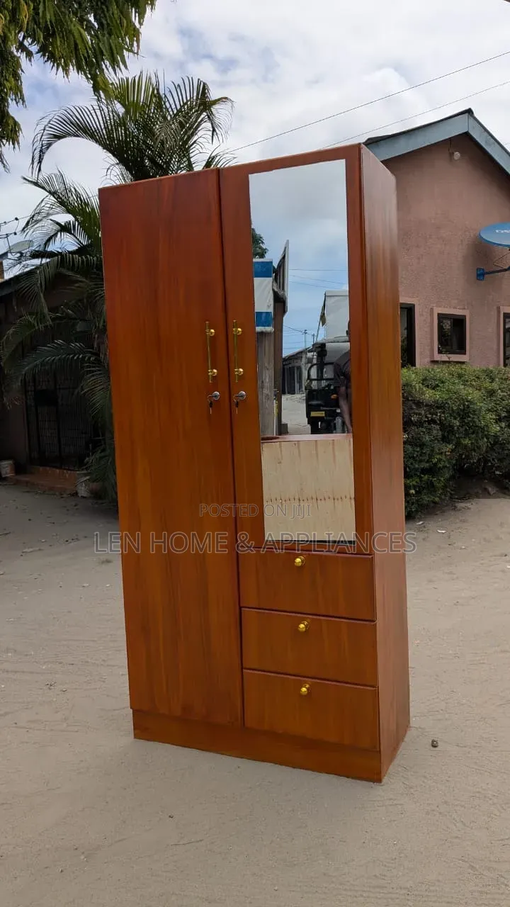 Kabati La Nguo Very Luxury