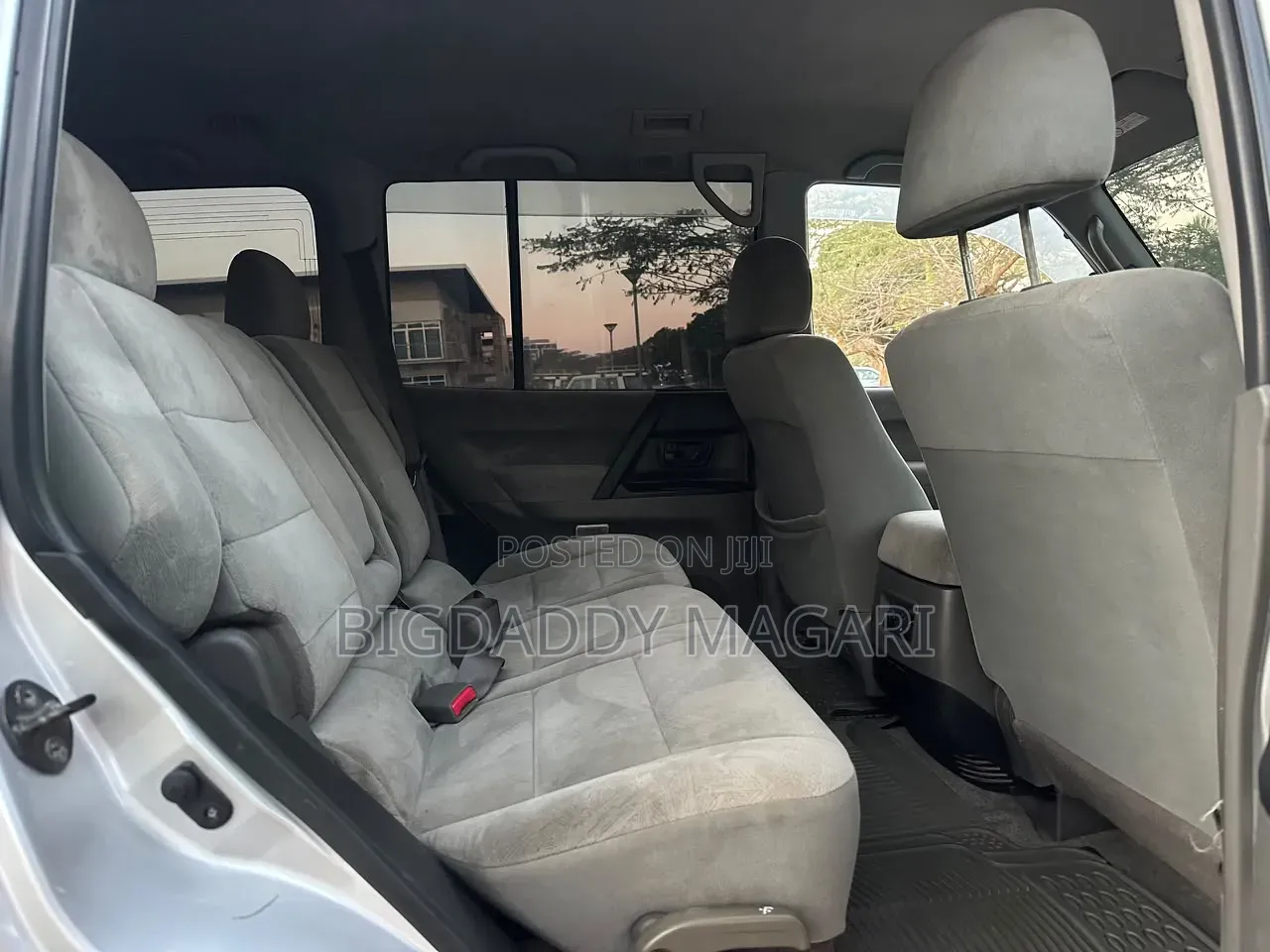Mitsubishi Pajero 2005 Silver