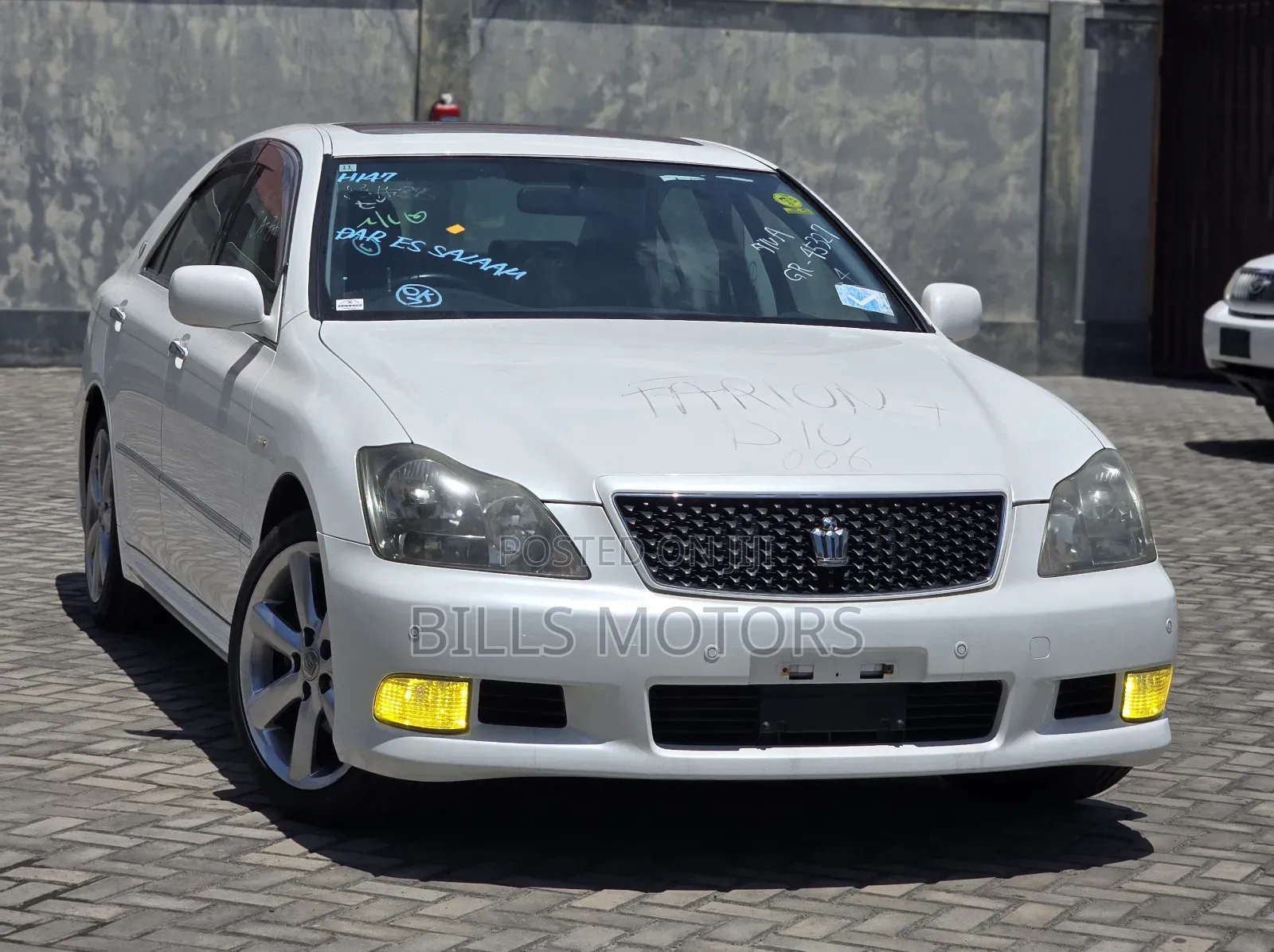 Toyota Crown 2006 White