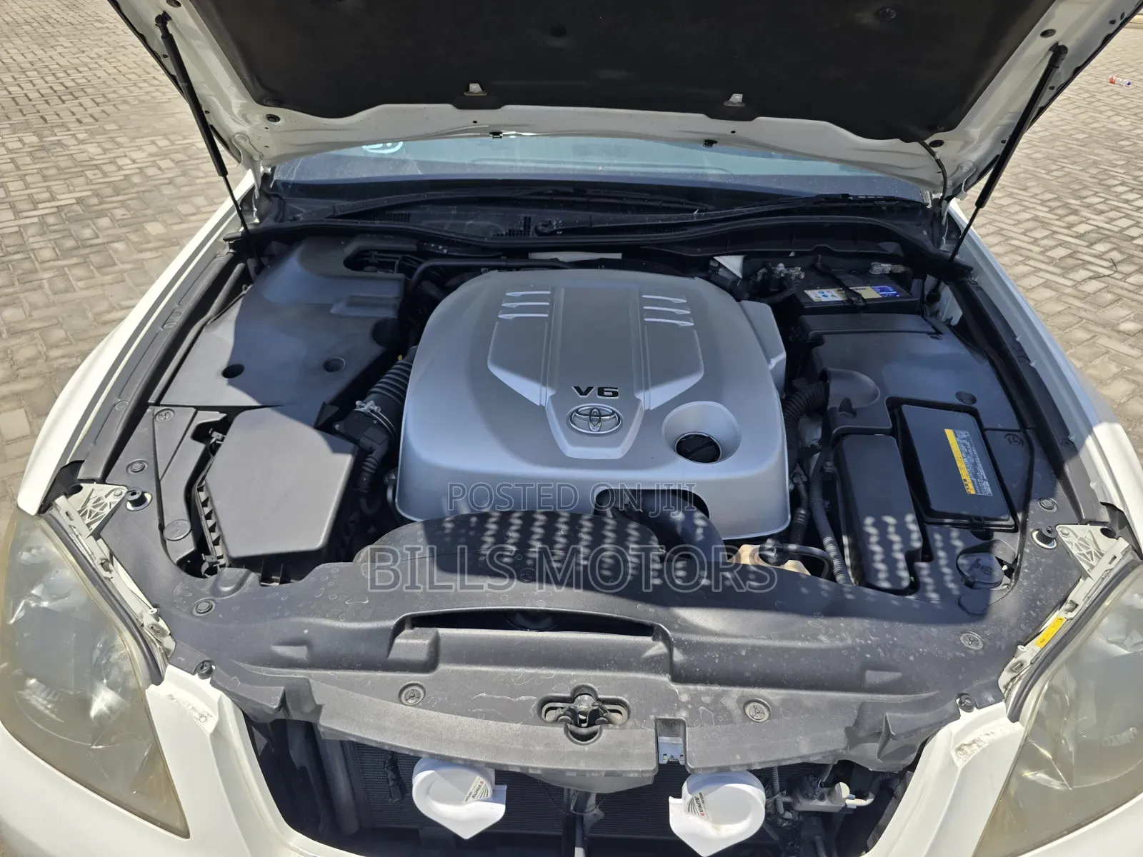 Toyota Crown 2006 White