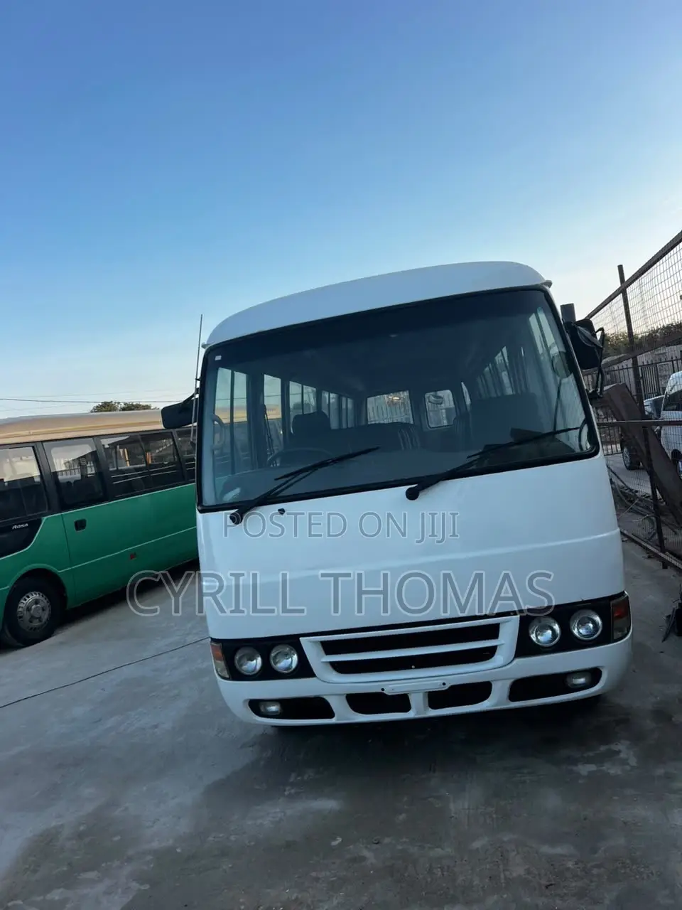 Mitsubishi Fuso Rosa 2007 White