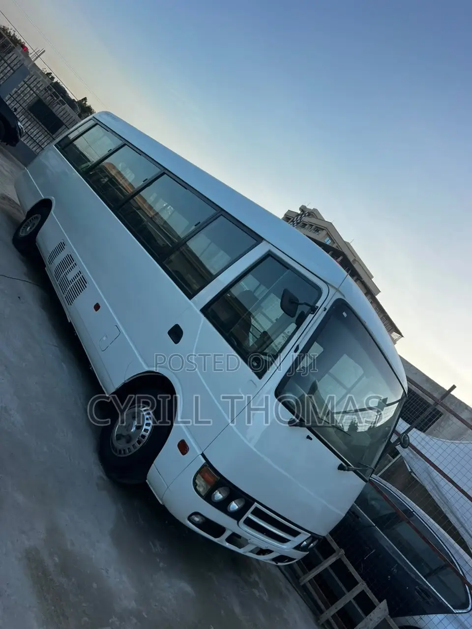 Mitsubishi Fuso Rosa 2007 White