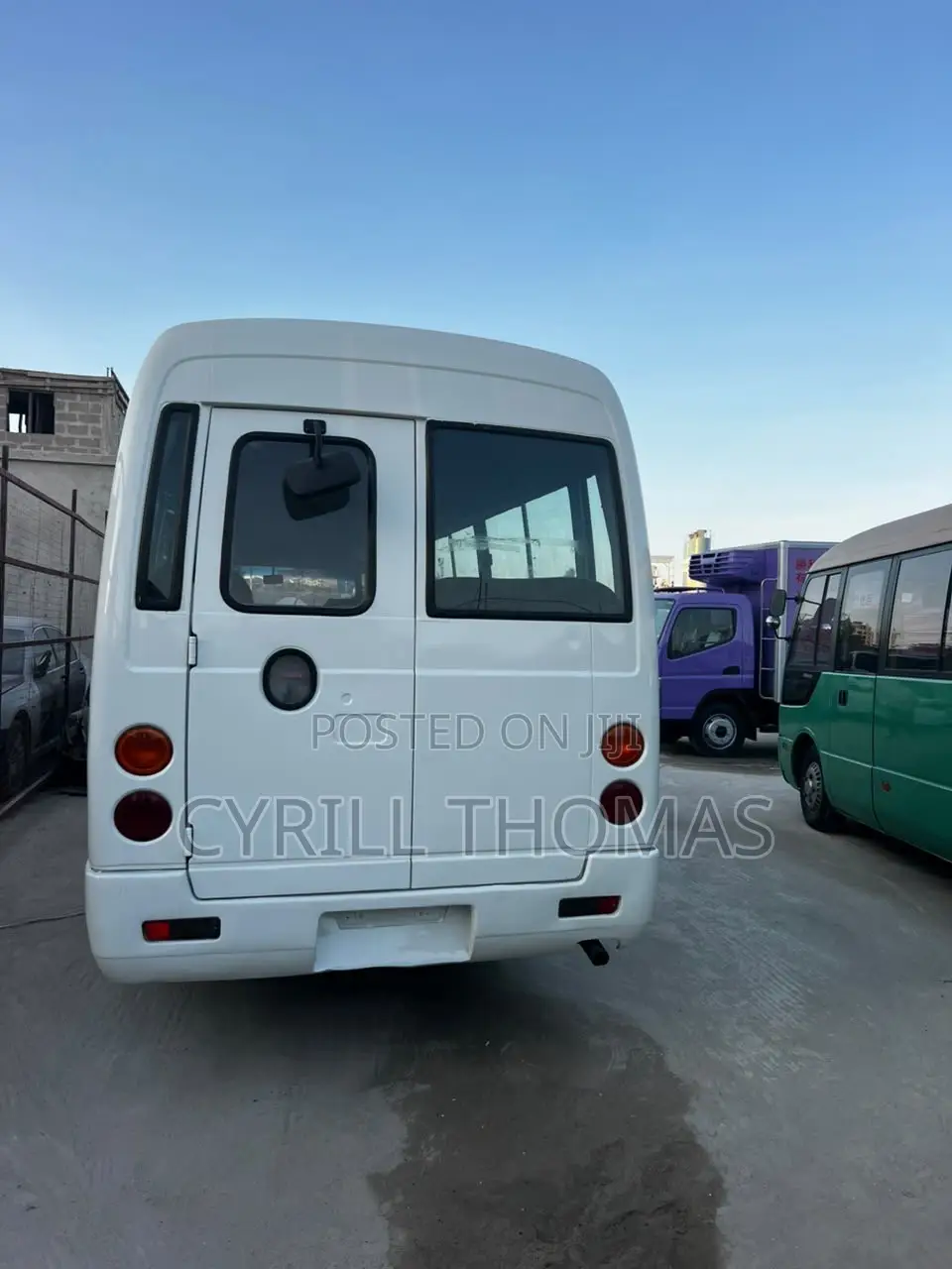 Mitsubishi Fuso Rosa 2007 White