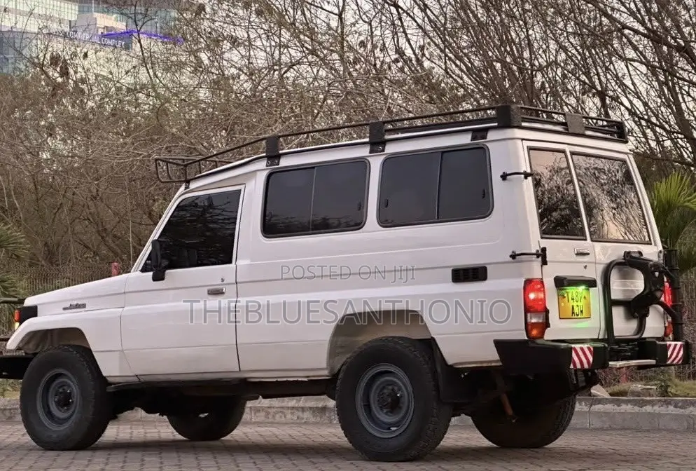 Toyota Land Cruiser 2000 Pearl