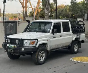Toyota Land Cruiser 2017 Pearl