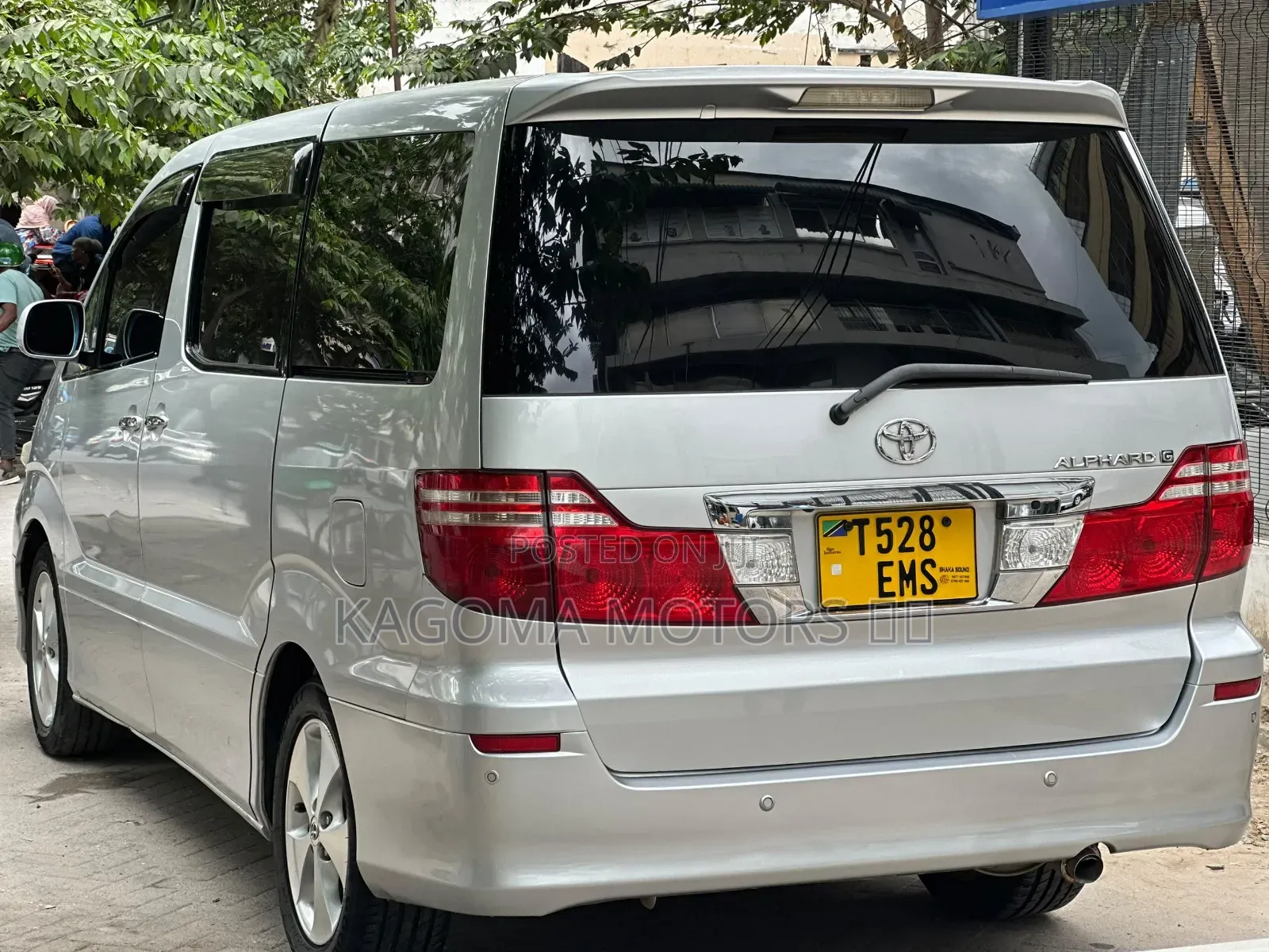 Toyota Alphard 2006 Silver
