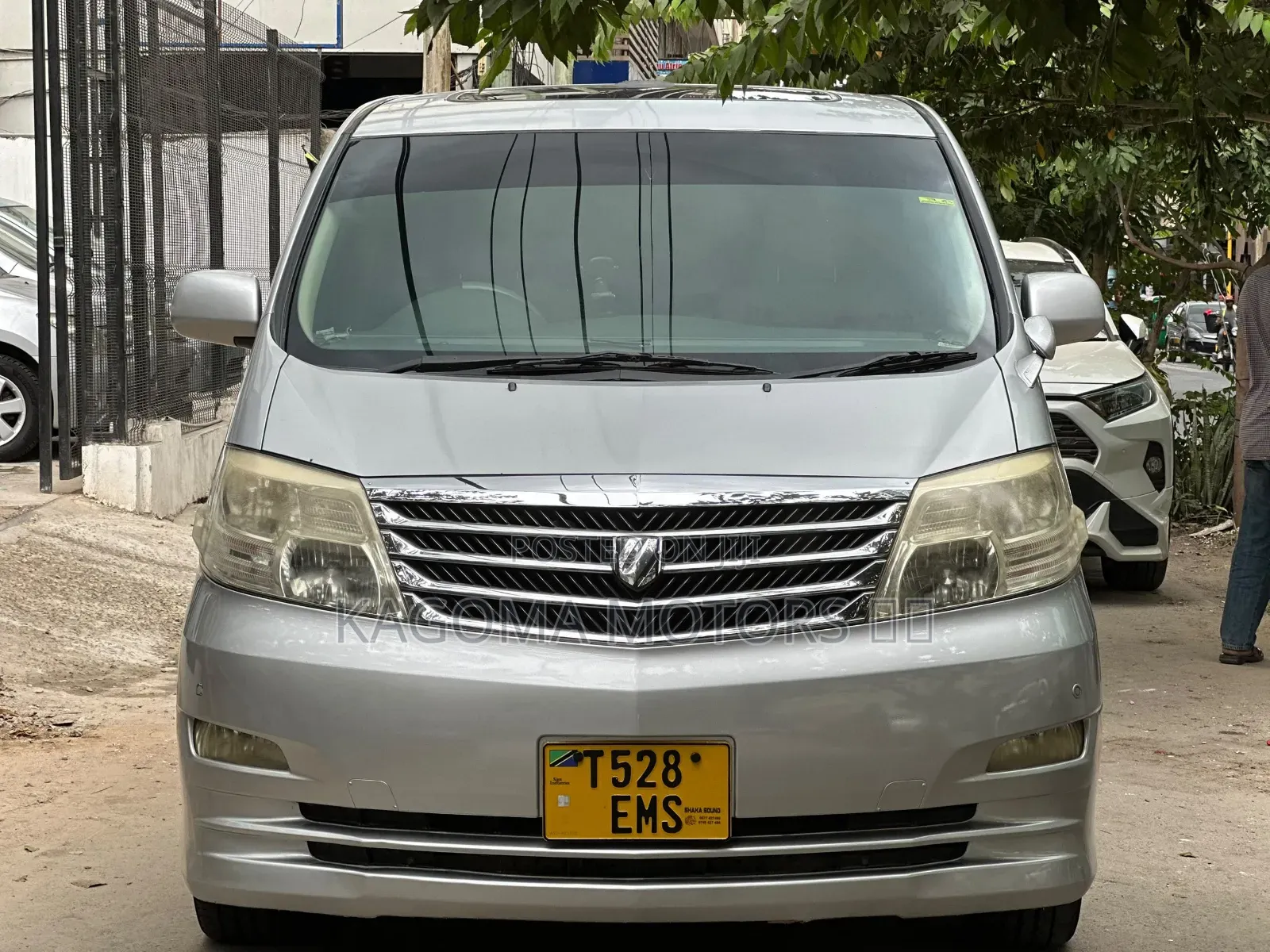 Toyota Alphard 2006 Silver