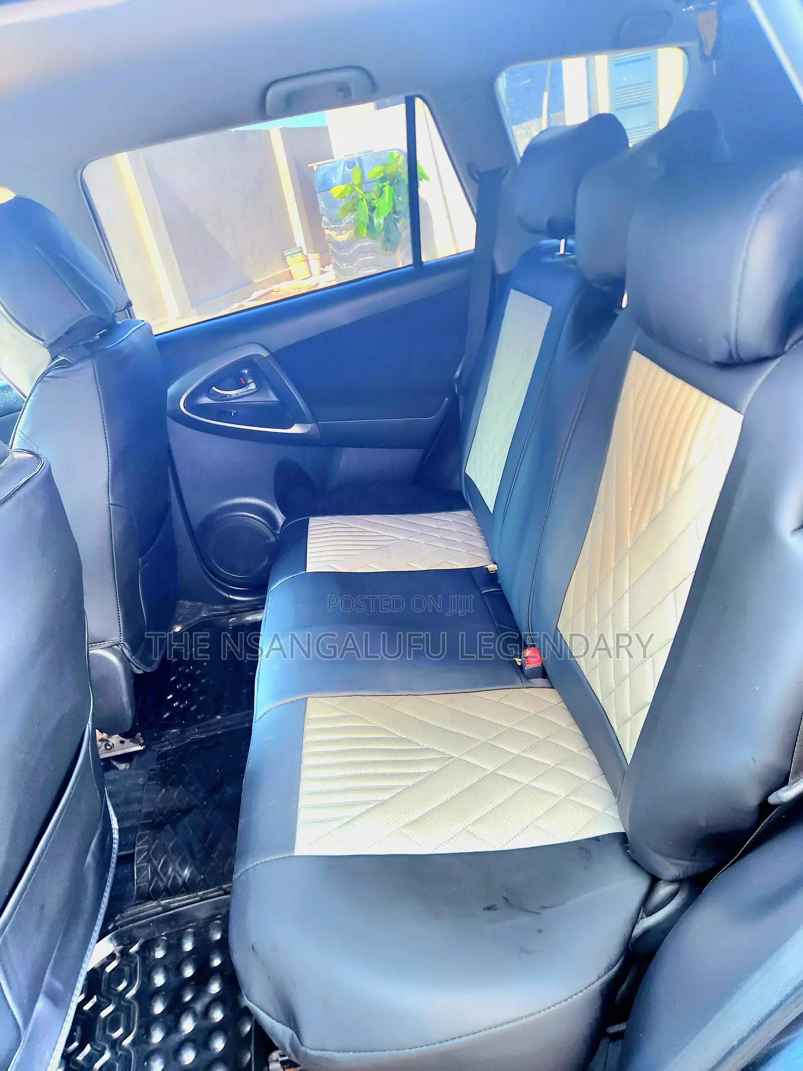 Toyota Vanguard 2010 Gray