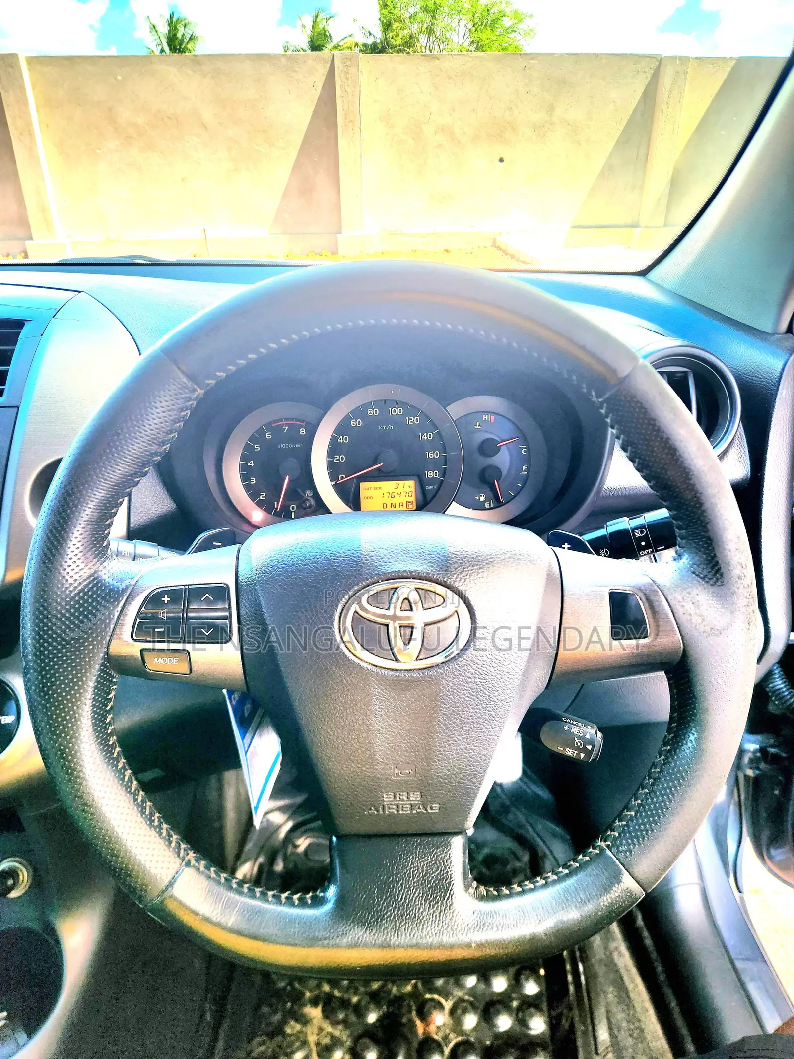 Toyota Vanguard 2010 Gray