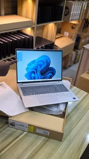 New Laptop HP EliteBook 660 G11 16GB Intel Core Ultra 7 SSD 512GB