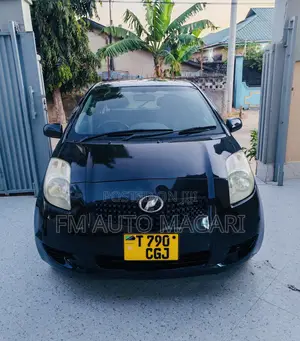Toyota Vitz 2004 Black