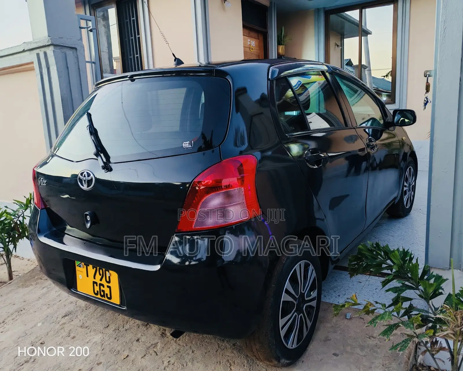 Toyota Vitz 2004 Black