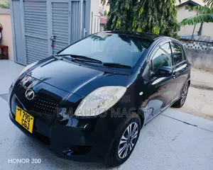 Toyota Vitz 2004 Black