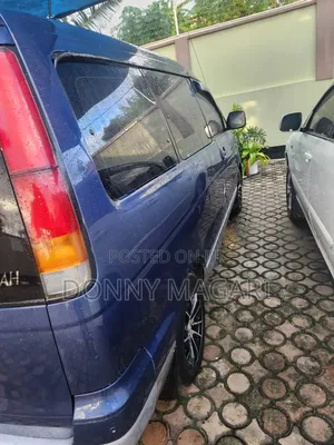 Toyota Noah 2003 Blue