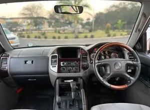 Mitsubishi Pajero 2005 Silver