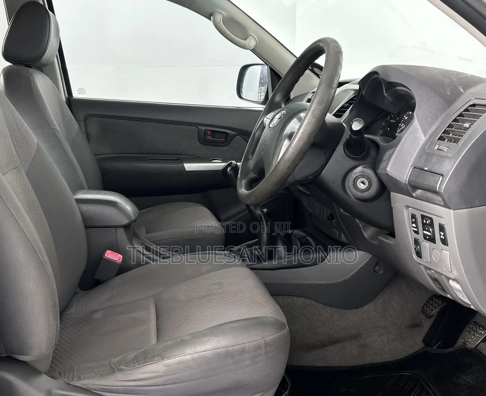 Toyota Hilux 2014 Gray