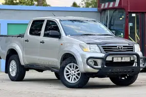 Toyota Hilux 2014 Gray