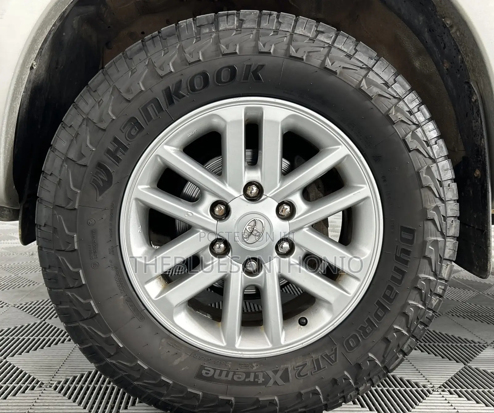 Toyota Hilux 2014 Gray