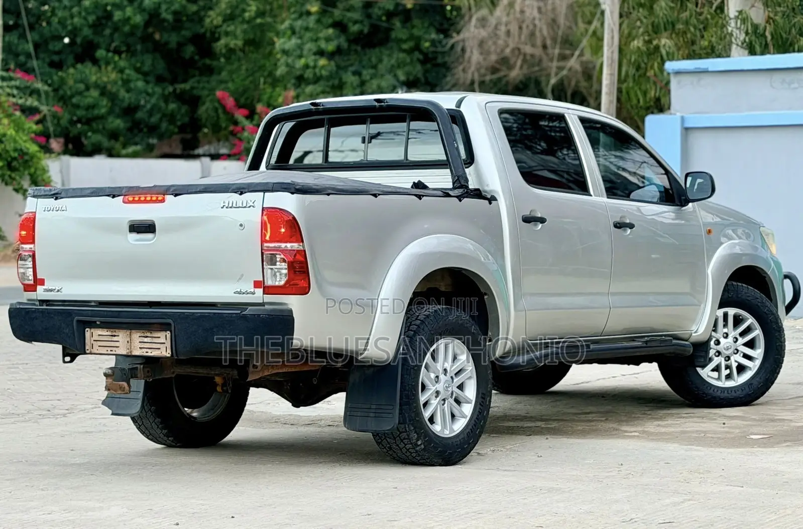 Toyota Hilux 2014 Gray