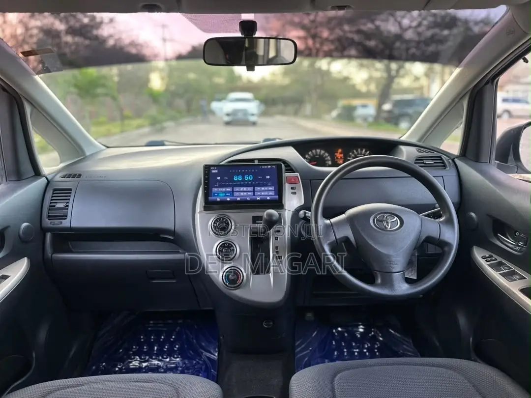 Toyota Ractis 2006 White