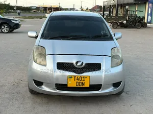 Toyota Vitz 2008 Silver
