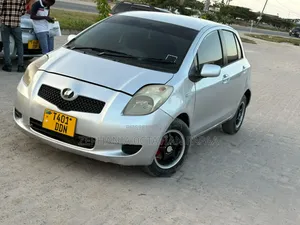 Toyota Vitz 2008 Silver
