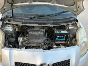 Toyota Vitz 2008 Silver