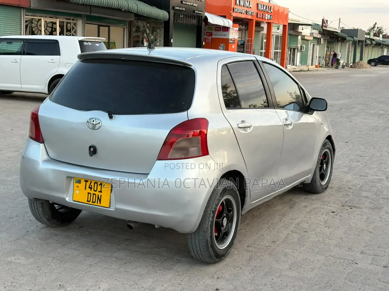 Toyota Vitz 2008 Silver