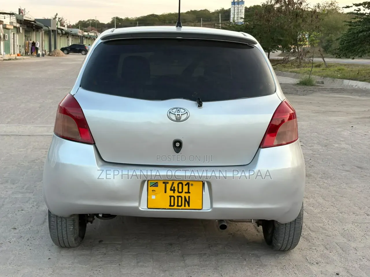 Toyota Vitz 2008 Silver