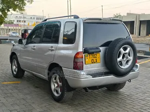 Suzuki Escudo 2005 Silver
