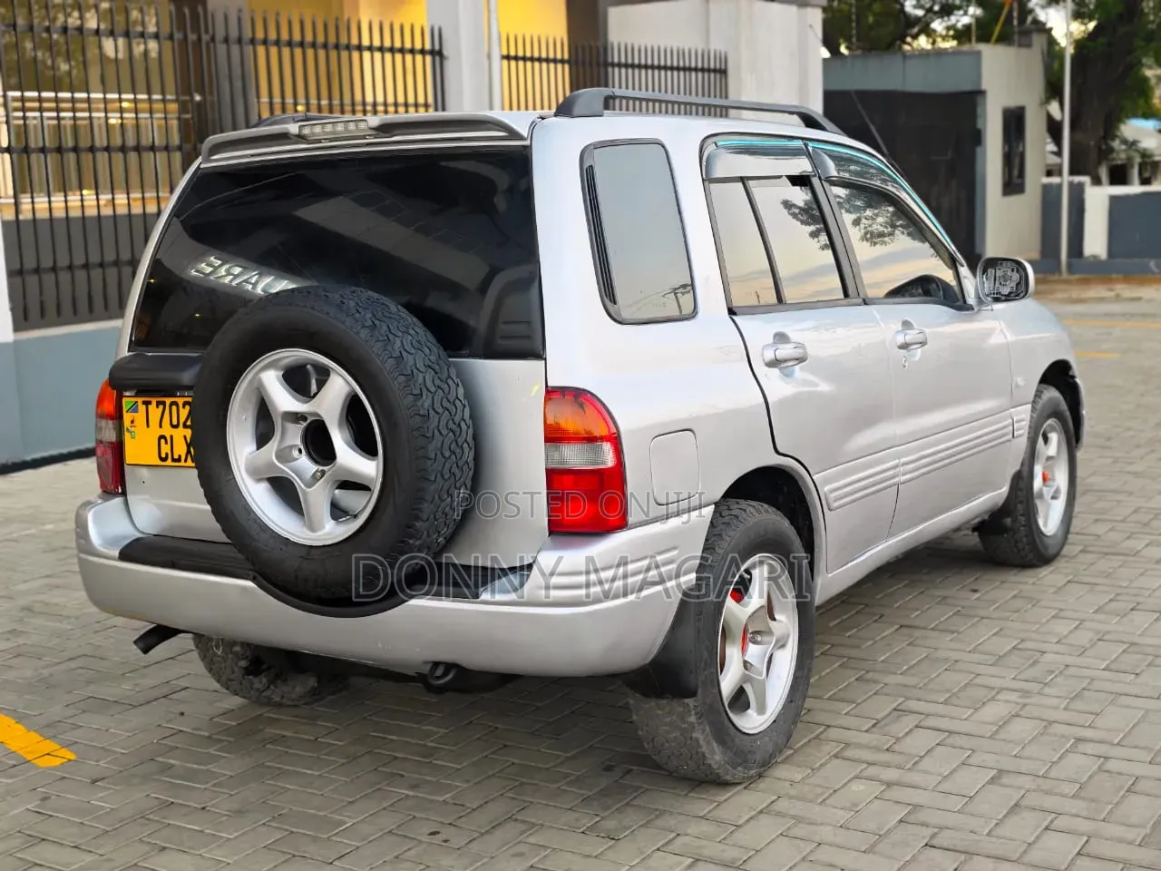 Suzuki Escudo 2005 Silver