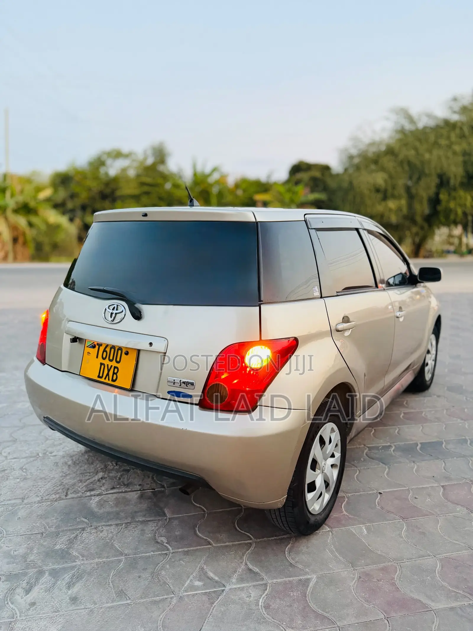 Toyota IST 2004 Silver