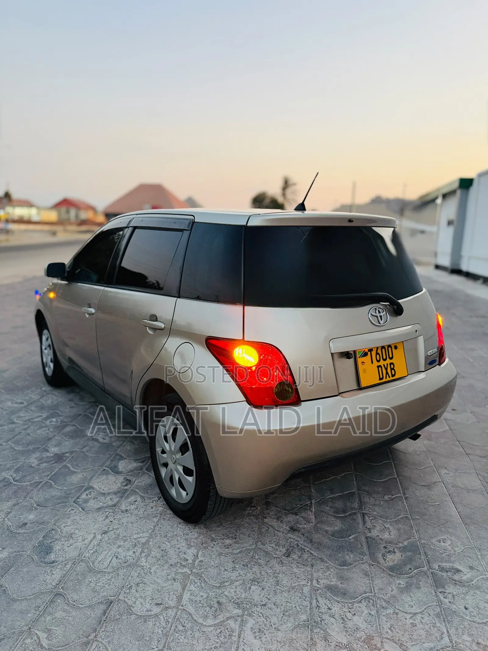 Toyota IST 2004 Silver