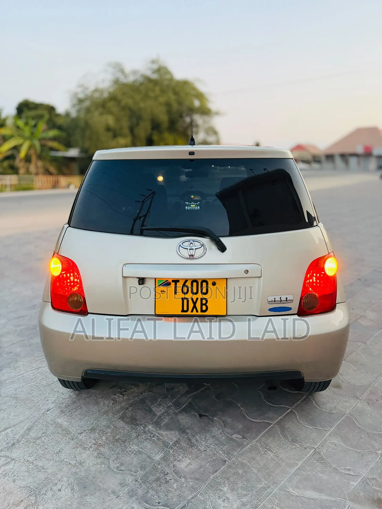 Toyota IST 2004 Silver