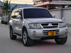 Mitsubishi Pajero Sport GLX 2004 Silver