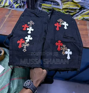 Knee-Length Short Jeans at Affordable Prices.