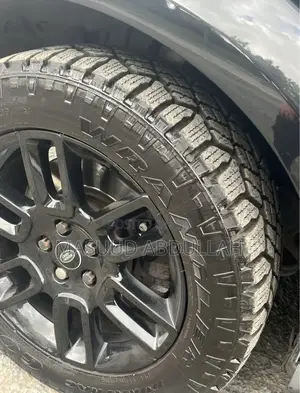 Land Rover Discovery 2012 Black