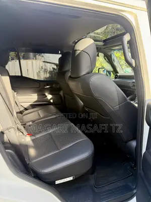 Toyota Land Cruiser Prado 2.7 2025 White