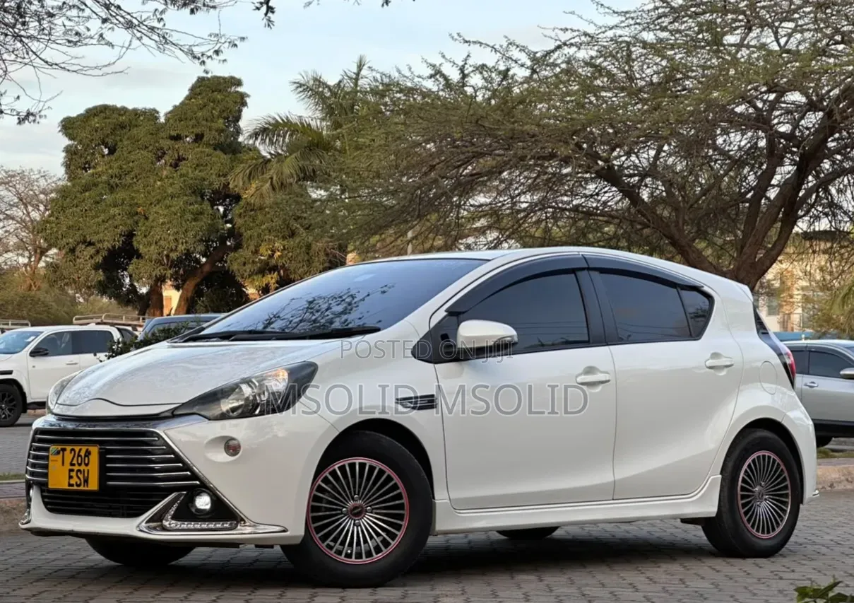 Toyota Aqua 2017 White