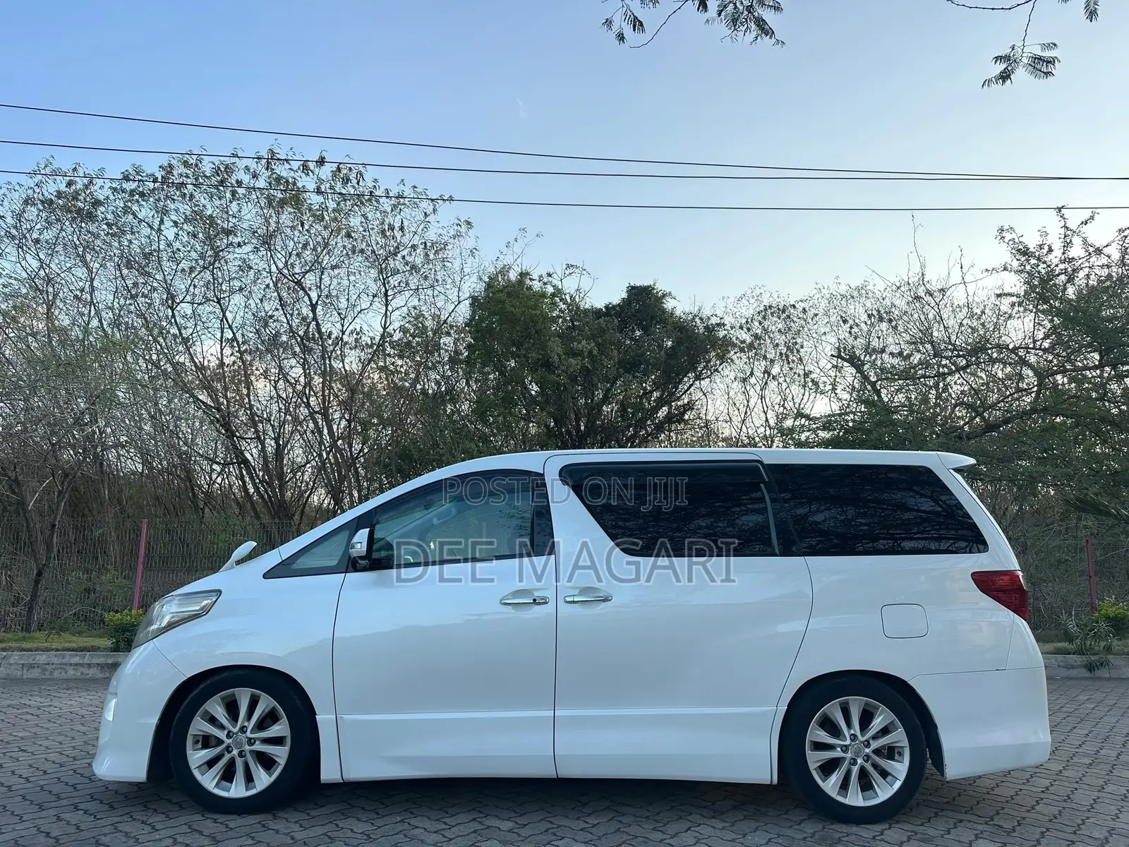 Toyota Alphard 2009 White