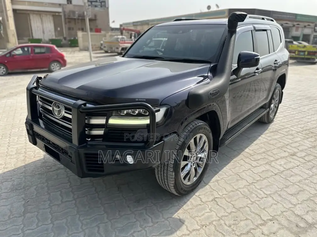 Toyota Land Cruiser 2024 Black