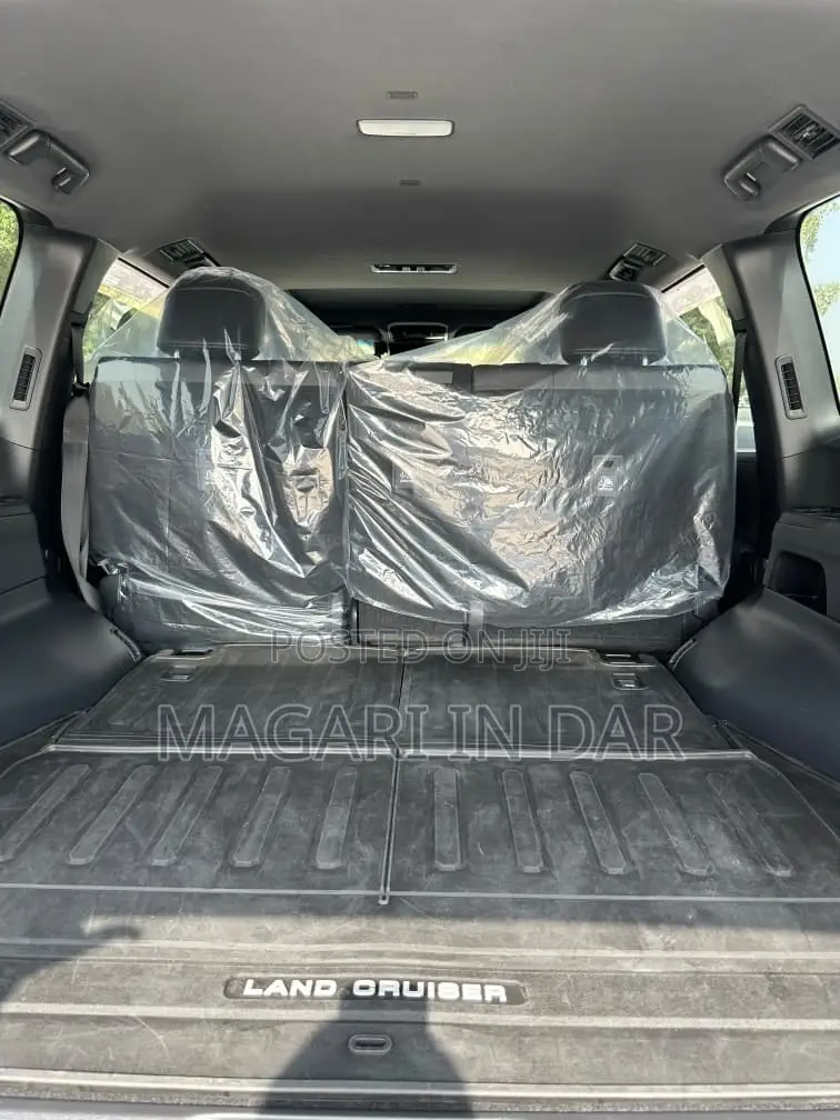 Toyota Land Cruiser 2024 Black