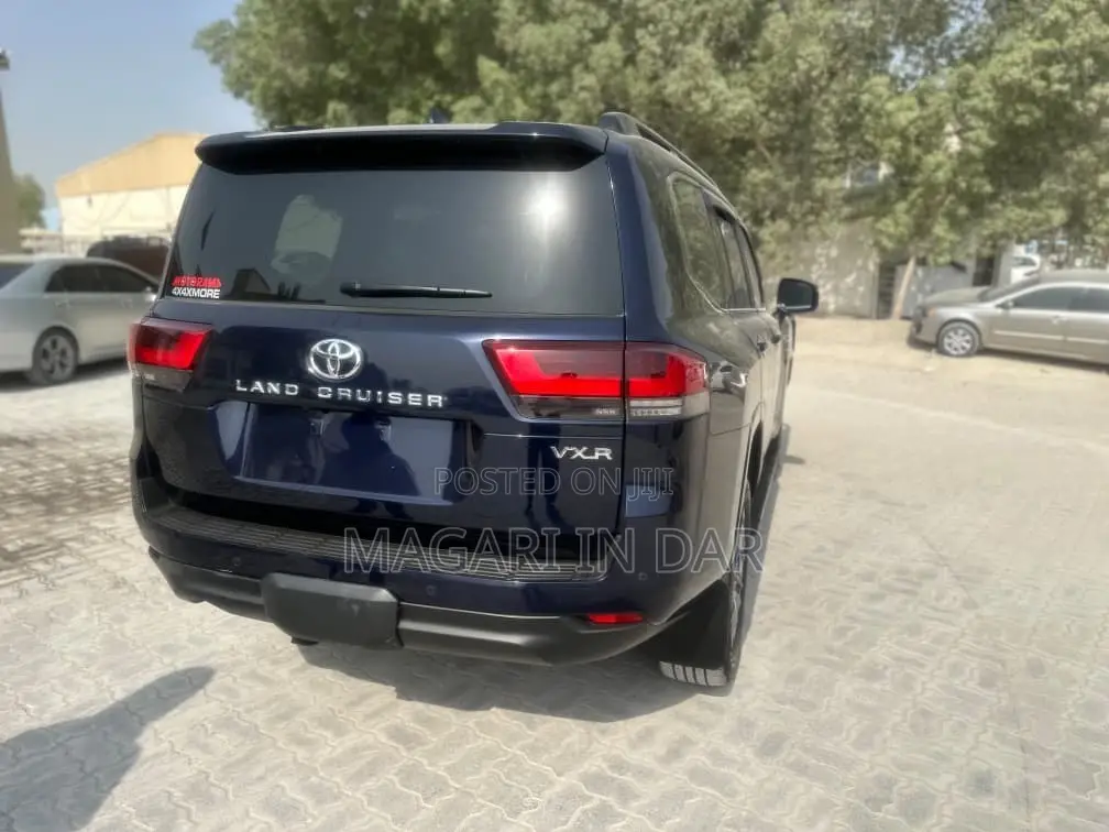 Toyota Land Cruiser 2024 Black