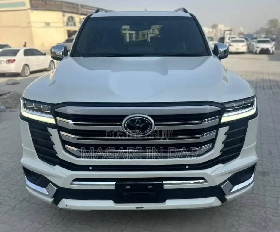 Toyota Land Cruiser 2024 White