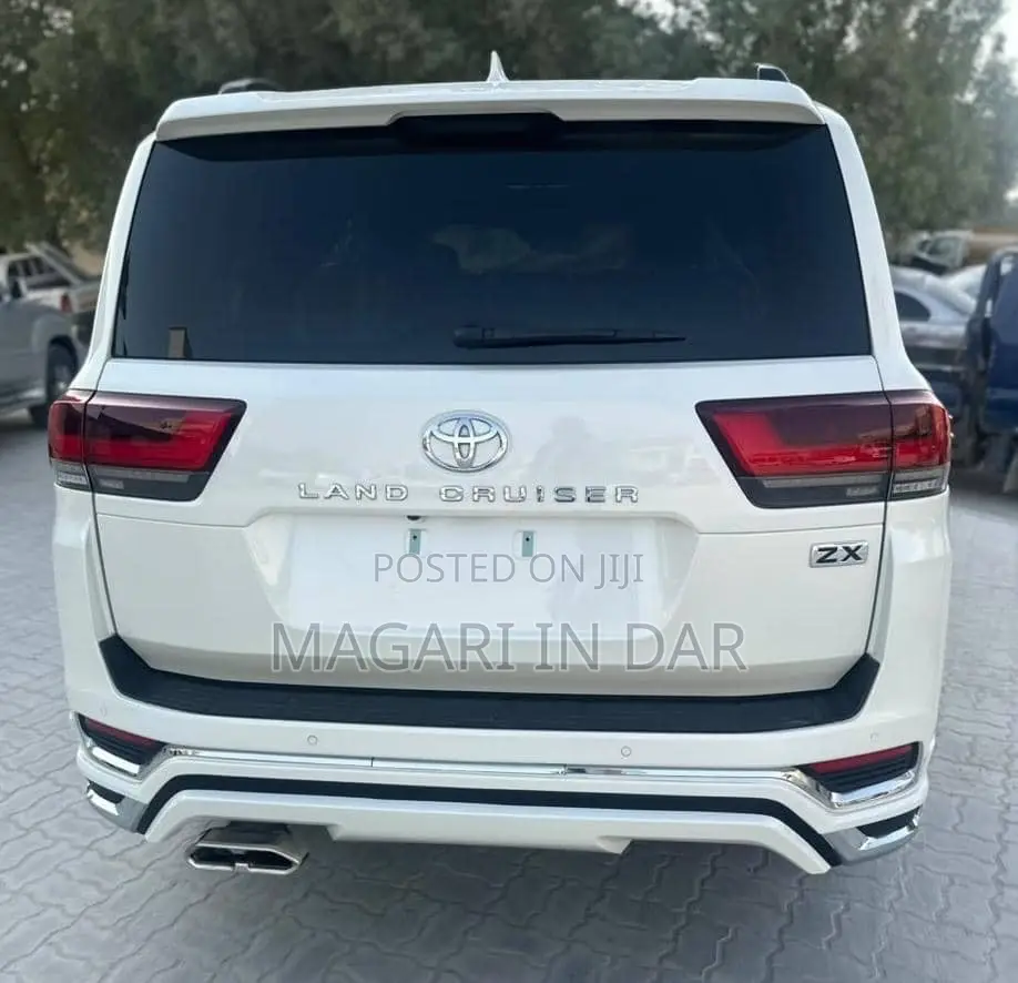Toyota Land Cruiser 2024 White