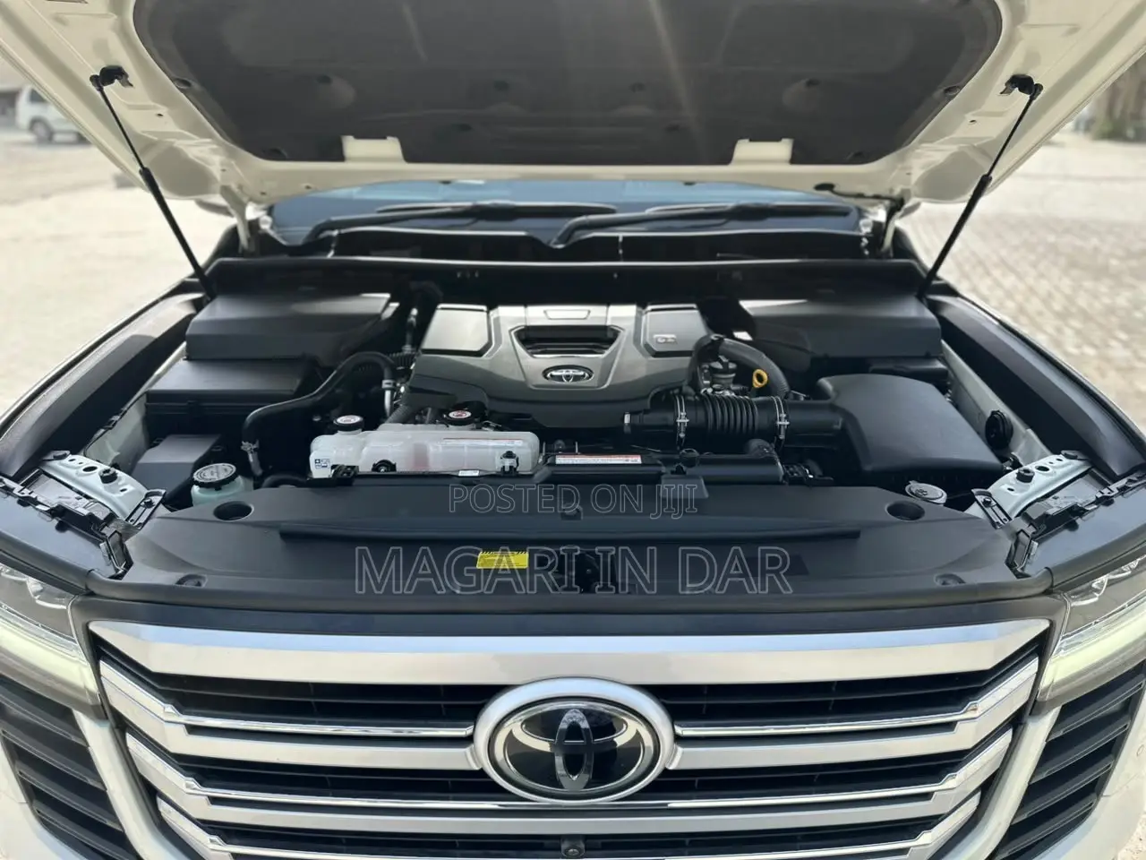 Toyota Land Cruiser 2024 White