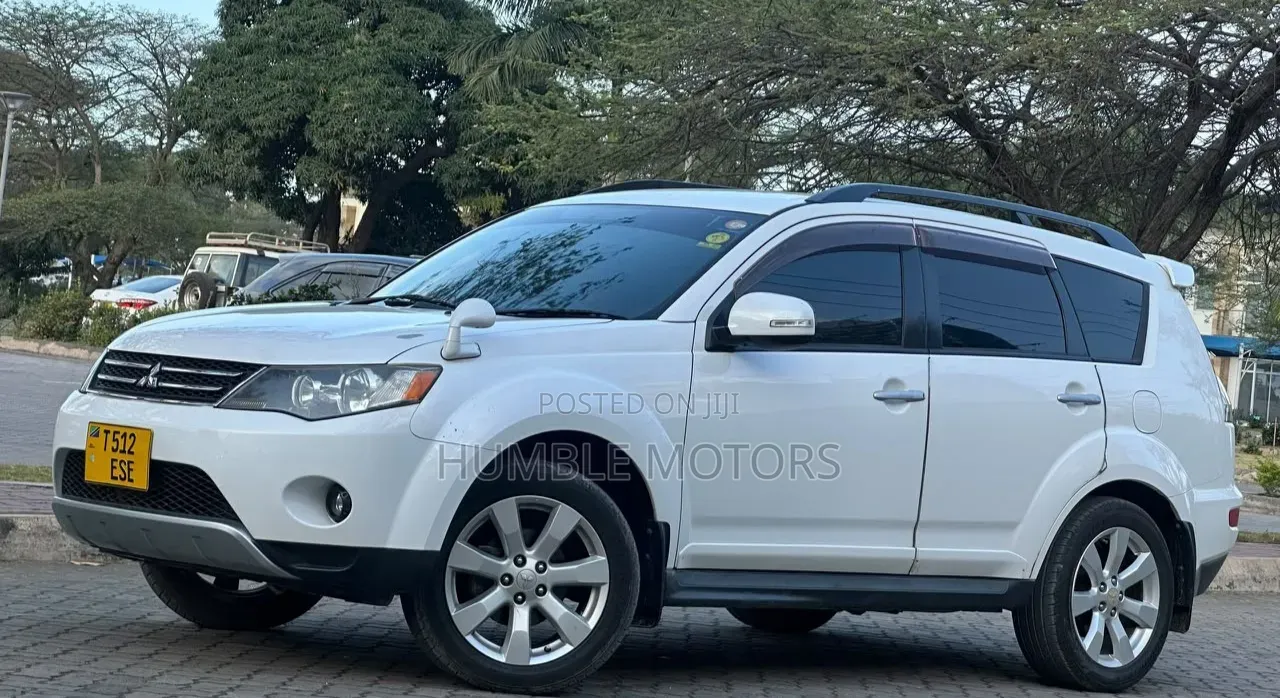 Mitsubishi Outlander 2011 White
